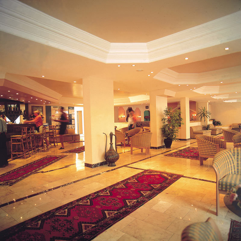 Fame Hotel เกเมร์ ร้านอาหาร รูปภาพ