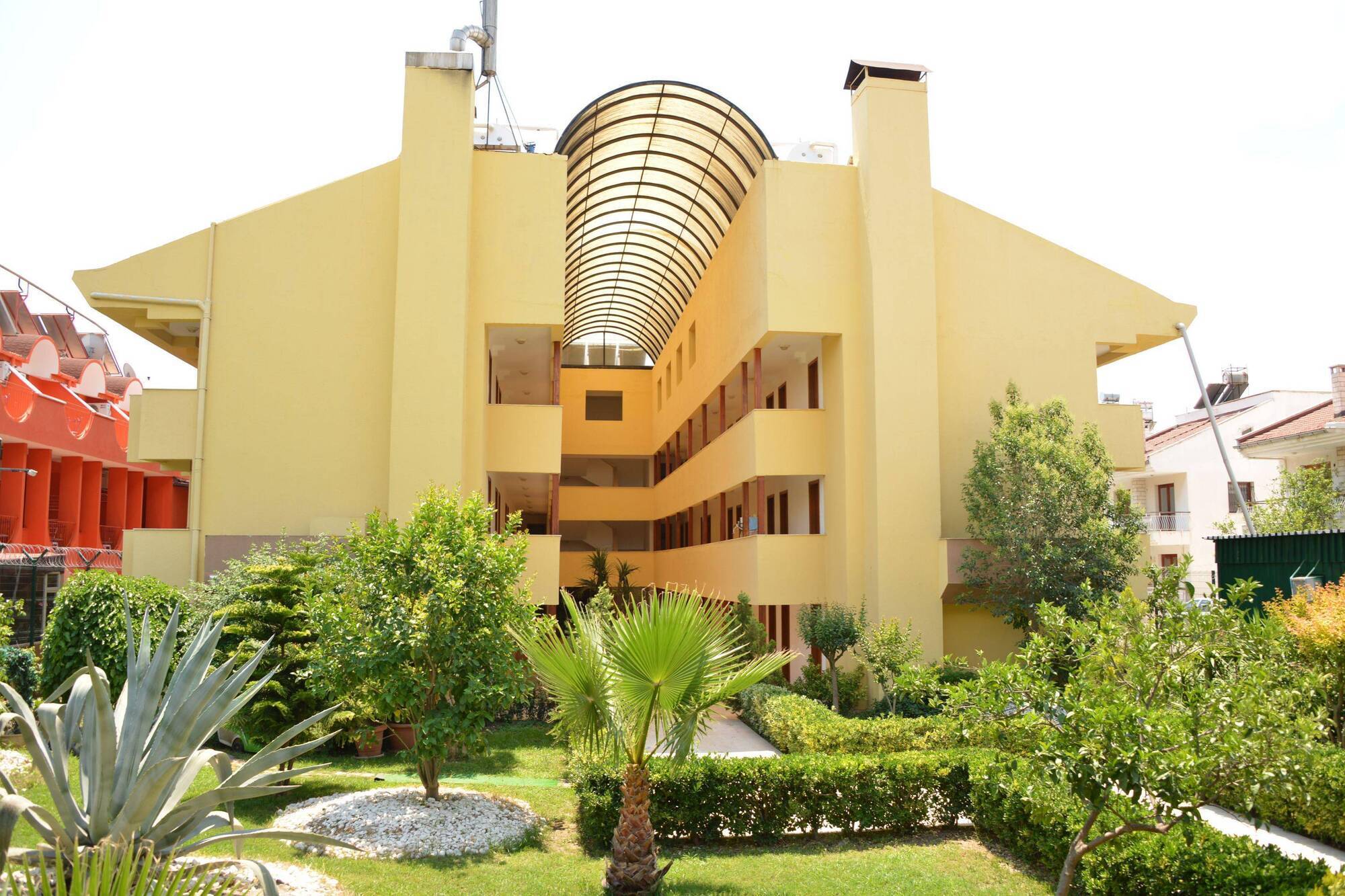 Fame Hotel เกเมร์ ภายนอก รูปภาพ